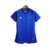 Camisa feminina azul do Cruzeiro I 23/24 da Adidas, com detalhes em branco e gola polo.

