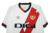 Camisa branca do Rayo Vallecano I 22/23, com detalhes em vermelho e logo da Umbro.

