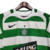 Camisa retrô do Celtic de 2005/2006, com listras verdes e brancas, fabricada pela Nike.

