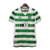 Camisa retrô do Celtic Football Club, verde e branca, da Umbro, com listras verticais e logotipo do clube.