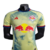 Camisa amarela do New York Red Bull, edição especial com detalhes em azul e vermelho, fabricada pela Adidas, para jogadores masculinos.

