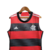 Camisa regata vermelha e preta do Flamengo, modelo torcedor masculino, com detalhes em preto e logo do time.