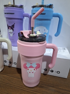 Imagen de VASO QUENCHER KUROMI C/MANIJA 800ML