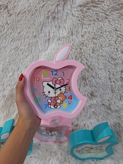 RELOJ SANRIO-KUROMI FORMA MANZANA