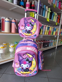 MOCHILA KUROMI CON RUEDAS 3 EN 1 C/CARTUCHERA Y LONCHERA - El Principito Mayorista