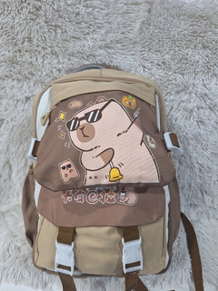 MOCHILA CAPIBARA C/4 COMPARTIMENTOS - El Principito Mayorista