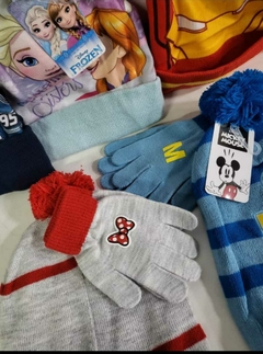 GORROS CON GUANTES DISNEY - comprar online