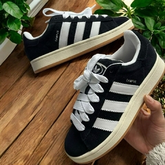 Adidas con lineas negras online