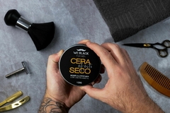 Cera Efeito Seco Extra Forte 120g | Fragrância inspirada no Perfume Ferrari Black - WeBlack - Produtos Profissionais para Barbearia