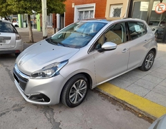 PEUGEOT 208 2017