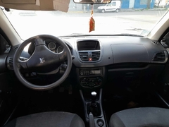 Peugeot 207 Compact 2013 - Tengo tu Auto