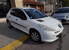 Peugeot 207 Compact 2013