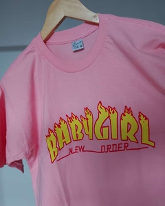 Camiseta baby girl rosa na internet