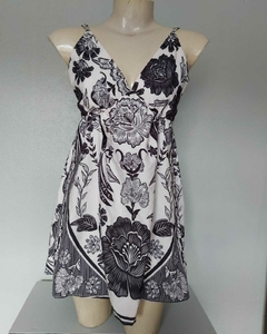 Vestido preto e branco