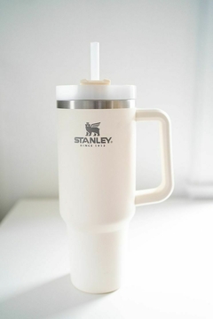 OFERTA 3X1- ¡SET TERERE STANLEY(1,6 LTS) + STANLEY QUENCHER DE REGALO(1,2 LTS)! en internet