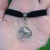 Choker Corvo com Pentagrama