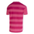 Camisa Flamengo Retrô Outubro Rosa 2022, masculina, em rosa com listras em dois tons e símbolo do Flamengo em branco.