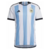 Argentina - Seleção - Camisa - Uniforme - Manto - Raridade - Retro - 2022 - 2023/2024 - FIFA - Copa do Mundo 2022 - Campeã do Mundo - Messi - Di Maria - Martinez - Tri - Masculino - Masculina - Torcedor - Adidas - AFA - Kit - Jersey - Fan - White Blue - 1