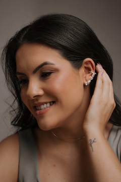 Brinco Ear Cuff com pedras na internet