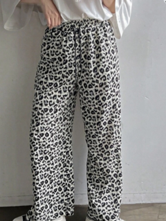 PANTALÓN ESTAMPADO LEOPARDO