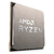 Procesador AMD Ryzen 7 5700X3D con logo en relieve, ideal para gaming y productividad.