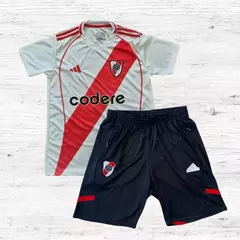 CONJUNTO RIVER CAMISETA Y SHORT CON BOLSILLO Y CIERRE