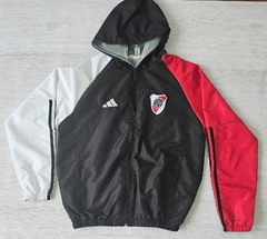 CAMPERA ROMPEVIENTOS RIVER NEGRA en internet