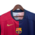 camisa-barcelona-número-i-home-casa-2024-2025-24-25-design-meio-a-meio-azul-marinho-bordo-vermelho-mangas-alternadas-escudo-tradicional-centralizado-logo-nike-e-spotify-dourado-3