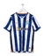 camisa-titular-home-casa-número-i—1-um-fc-porto-2024-2025-24-25-new-balance-grafismo-fumaça-listras-azuis-brancas-gola-punhos-escudo-dragões-patrocínio-betano-4