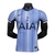 camisa-tottenham-reserva-fora-número-ii-dois-2-2024-25-24-25-nike-away-kit-azul-clara-faixas-verticais-gola-v-punhos-em-azul-marinho-logo-nike-azul-marinho-amarelo-branco-modelo-jogador