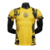 camisa-terceira-third-número-iii-inter-de-milão-2024-2025-24-25-amarelo-amarela-preto-homenagem-futebol-feminino-grafismos-inovadores-scudetto-campeã-logo-nike-vertical-importti-mantos-modelo-jogador