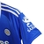 camisa-titular-home-casa-número-i-1-um-leicester-city-2023-2024-23-24-adidas-azul-dourado-gola-v-raposas-relevo-escudo-championship-3