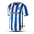 camisa-titular-home-casa-número-i—1-um-fc-porto-2024-2025-24-25-new-balance-grafismo-fumaça-listras-azuis-brancas-gola-punhos-escudo-dragões-patrocínio-betano-2