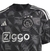 terceira-camisa-third-kit-número-iii-ajax-2023-2024-23-24-adidas-preta-preto-graficos-diamantes-detalhes-prata-gola-redonda-simbolo-amsterda-5