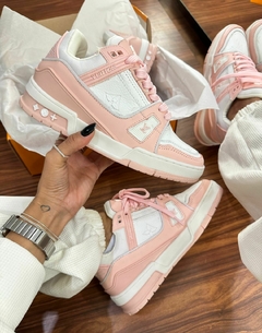 LV Trainer Rose na internet