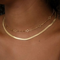 CHOKER COM CORRENTE DE TREVO VAZADO (019525) - comprar online