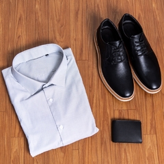 KIT Sapato Casual Masculino Couro Preto + Camisa Mista Cinza + Brinde Porta Cartão