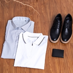 KIT Sapato Casual Masculino Couro Preto + Camisa Mista Cinza + Polo Branca + Brinde Porta Cartão