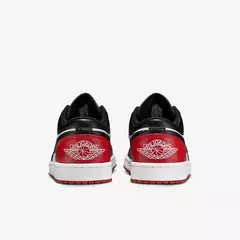 Imagen de Zapatillas Air Jordan 1 Low + Short Jordan de regalo + Medias