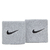 Munhequeira Nike Curta Swoosh Cinza com 02 Unidades