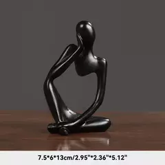 Estatueta Moderna em Resina - Casa & Charme