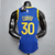 Camiseta regata azul e amarela dos Golden State Warriors, modelo masculino com o nome "Curry" e número 30 nas costas.