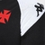 Detalhe da camisa de treino do Vasco da Gama, mostrando o logo do clube e a marca Kappa.