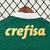 Detalhe das costas da camisa Palmeiras I 24/25, com o logo "crefisa" em destaque na cor dourada.