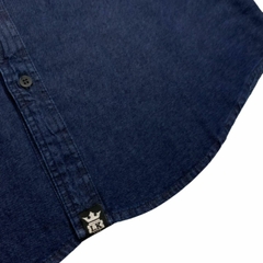 Camisa jeans premium da série RIDE, azul escuro, da marca LK-LIKE, com botão e etiqueta