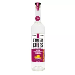 A Medios Chiles Barril 750ml