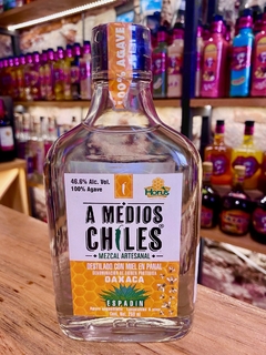 A Medios Chiles Espadín Destilado c/Miel de Panal 250ml