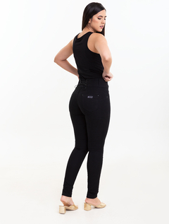 Calça Skinny Preto Nadia Plus-Sarja 1763166 - comprar online