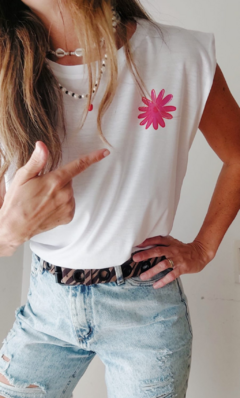 Musculosa Happy Vibes en internet