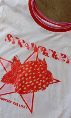 Remera Strawberry - comprar online